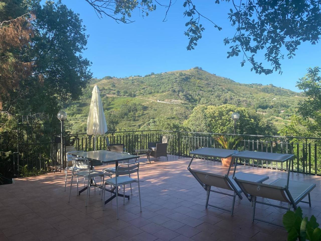 Agriturismo Etna-Mare Piedimonte Etneo Bagian luar foto
