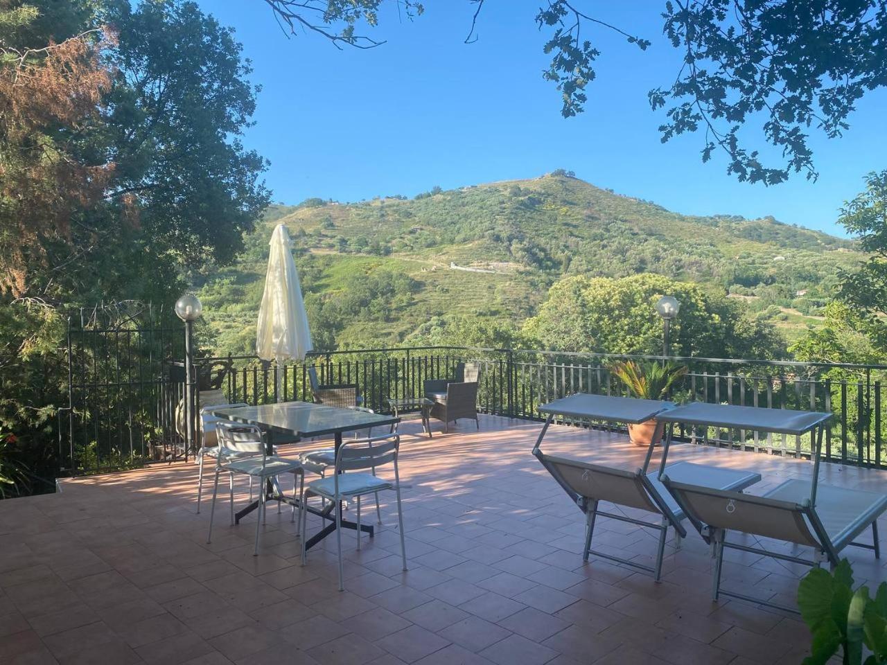 Agriturismo Etna-Mare Piedimonte Etneo Bagian luar foto